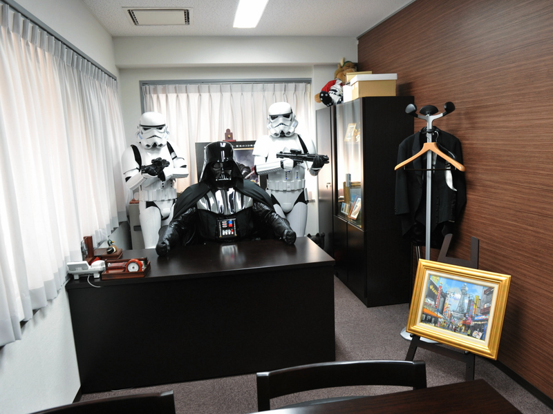 Illustration for article titled Darth Vader Invades South Osaka (Noooooooooo!)